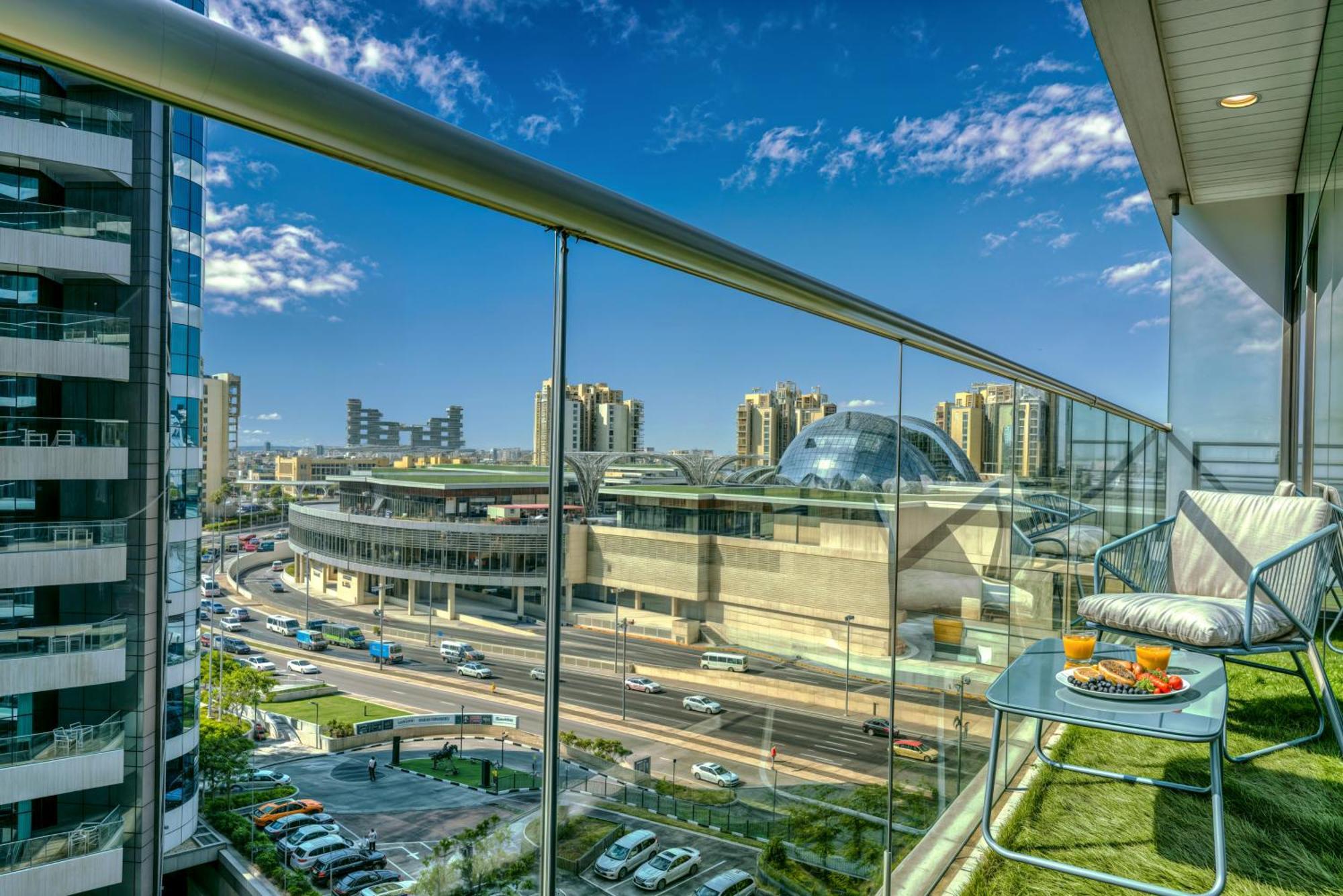 Palm Jumeirah - Luxe Infinity Pool I Direct Access Apartment Dubai