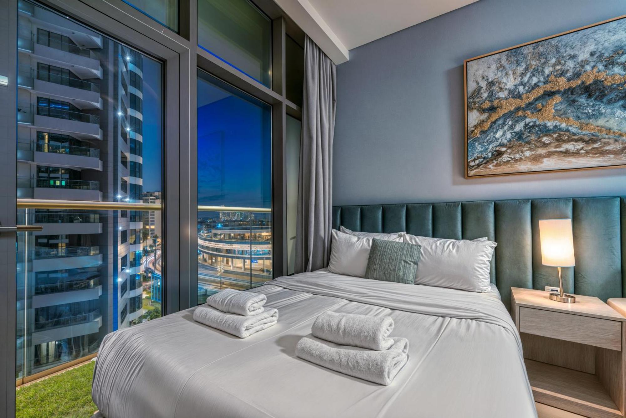 Palm Jumeirah - Luxe Infinity Pool I Direct Access Apartment